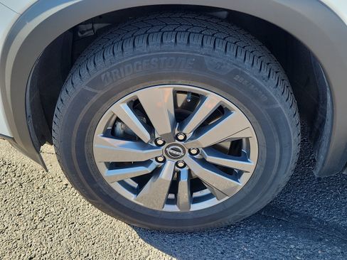 Used 2025 Nissan Pathfinder SV AWD/4WD image 7