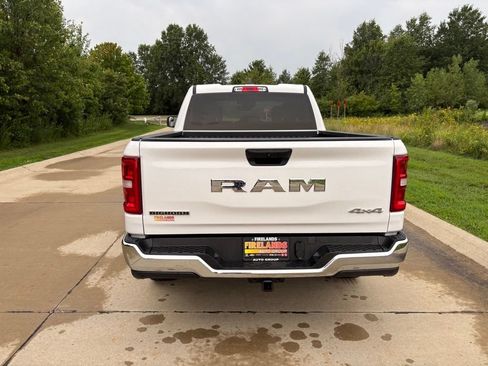 Used 2025 RAM 1500 Big Horn AWD/4WD image 8
