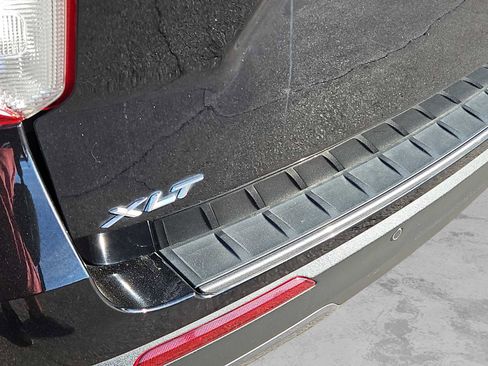 Used 2022 Ford Explorer XLT w/ Equipment Group 202A image 11