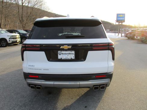 Certified 2025 Chevrolet Traverse LT image 6