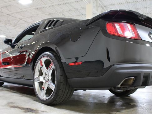 Used 2012 Ford Mustang GT Premium w/ Electronics Pkg RWD image 27
