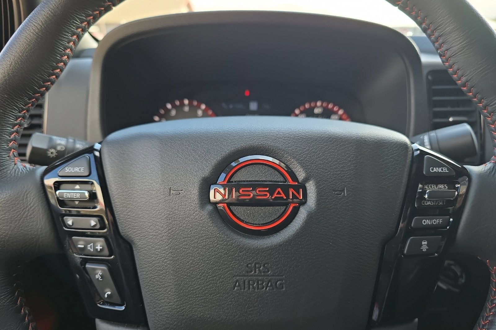 Used 2024 Nissan Frontier PRO-4X w/ Technology Package AWD/4WD image 20