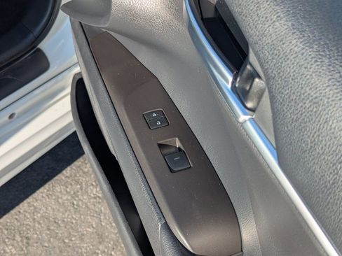 Used 2022 Toyota Camry SE image 32