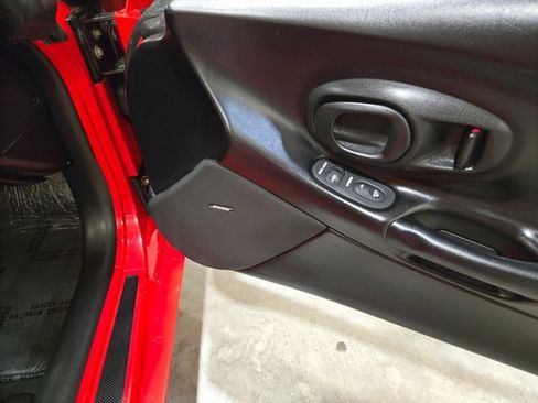 Used 2001 Chevrolet Corvette Convertible w/ Preferred Equipment Group2 image 26