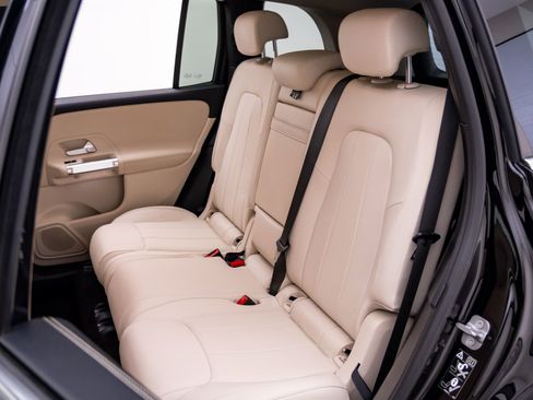 Used 2023 Mercedes-Benz GLB 250 4MATIC image 20