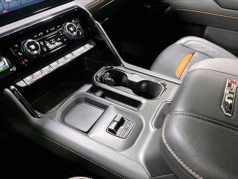 Used 2024 GMC Sierra 2500 AT4 w/ AT4 Premium Plus Package image 17