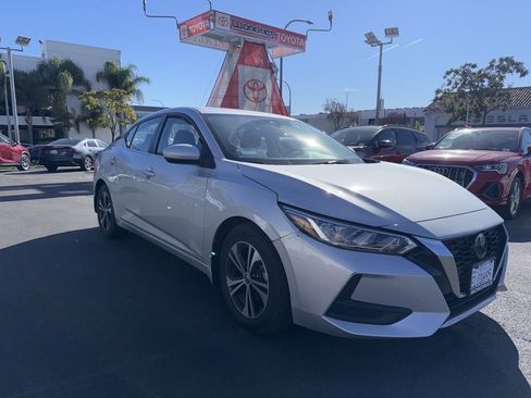 Used 2023 Nissan Sentra SV image 2