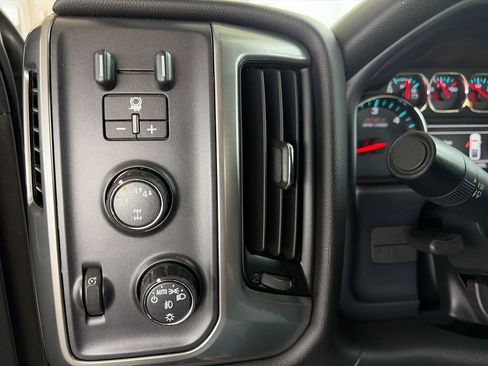 Used 2018 Chevrolet Silverado 1500 LT w/ All Star Edition AWD/4WD image 24