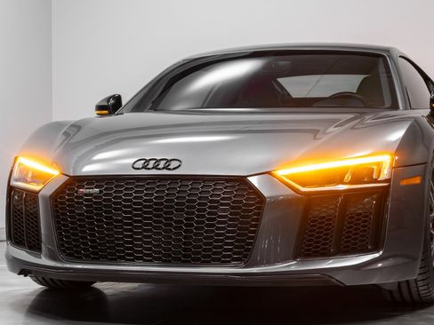 Used 2018 Audi R8 V10 w/ Premium Package image 76