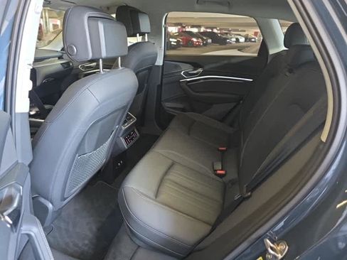 Used 2024 Audi Q8 e-tron Premium Plus w/ Premium Plus Package image 13
