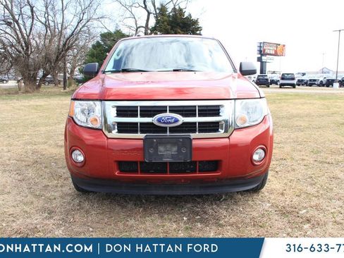Used 2011 Ford Escape XLT image 10