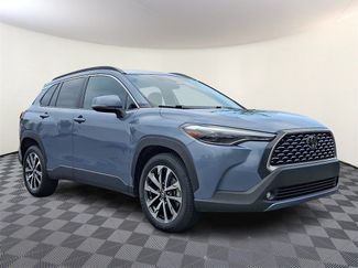 Used 2023 Toyota Corolla Cross XLE image 1