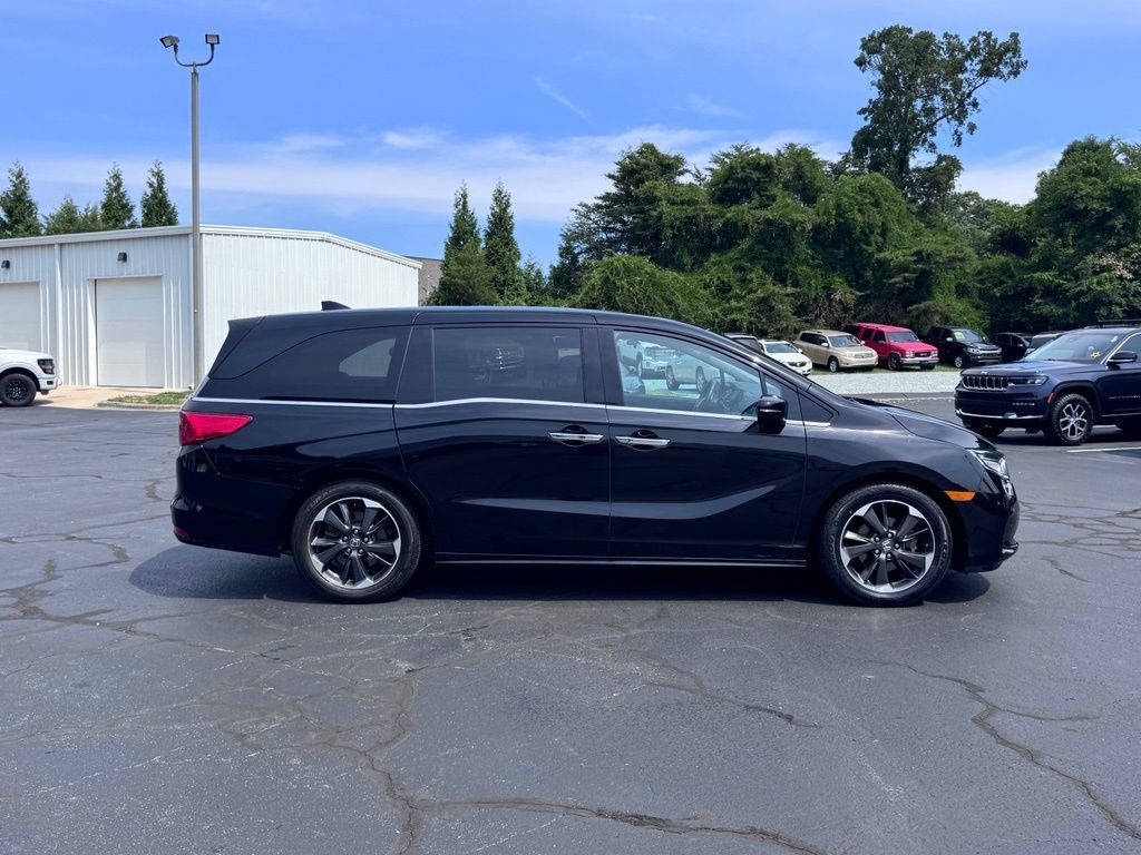 Used 2023 Honda Odyssey Elite image 4