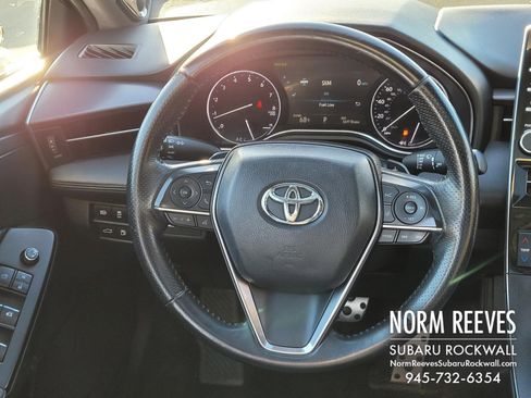Used 2019 Toyota Avalon XSE image 6