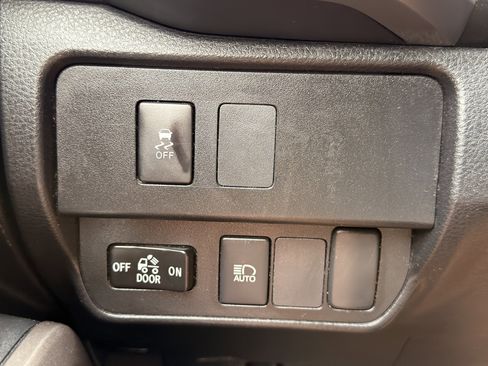 Used 2022 Toyota Tacoma SR5 RWD image 41