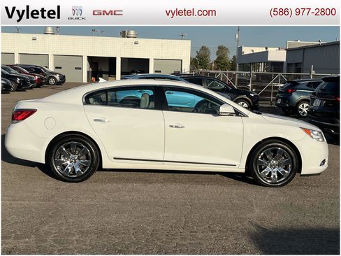 Used 2010 Buick LaCrosse CXL w/ Luxury Package image 2