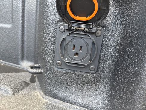 Used 2024 Chevrolet Silverado 2500 Custom w/ Custom Convenience Package AWD/4WD image 18