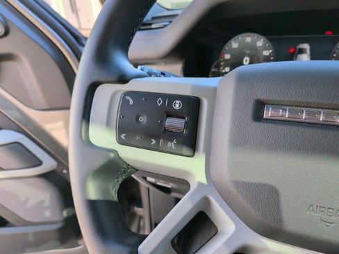 Used 2024 Land Rover Defender 110 S image 19
