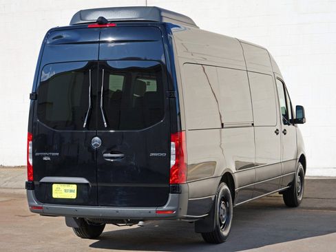 Used 2024 Mercedes-Benz Sprinter 2500 image 46