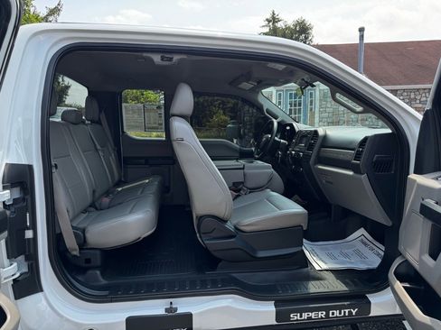 Used 2017 Ford F250 XL w/ Power Equipment Group image 28