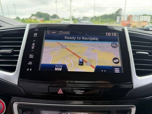 Used 2017 Honda Pilot Touring image 30