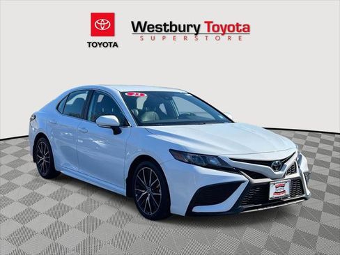 Certified 2023 Toyota Camry SE image 1