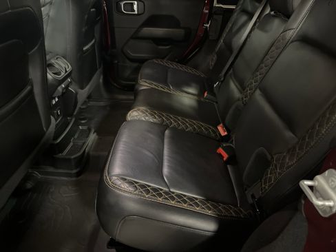 Used 2021 Jeep Wrangler Unlimited Sahara image 12