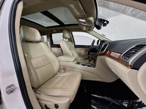 Used 2011 Jeep Grand Cherokee Limited w/ Trailer Tow Group AWD/4WD image 28