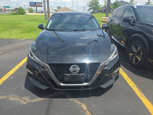 Certified 2021 Nissan Altima 2.5 SR w/ SR Premium Package FWD image 2