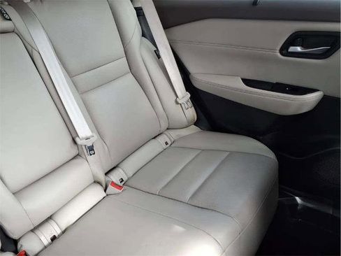 Certified 2022 Nissan Rogue SV w/ SV Premium Package image 18