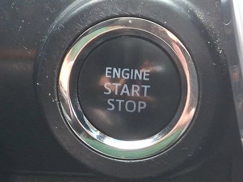 Used 2017 Toyota Camry XLE FWD image 18