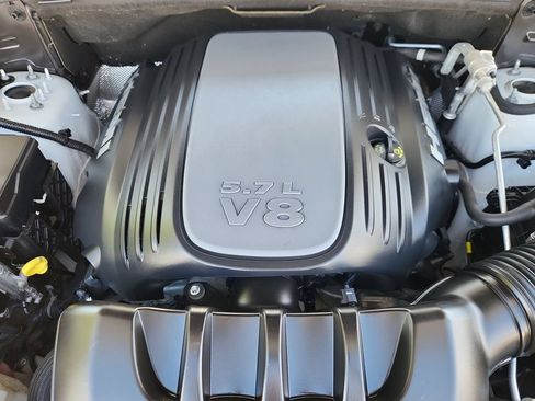 Used 2019 Jeep Grand Cherokee Limited w/ Luxury Group II AWD/4WD image 15