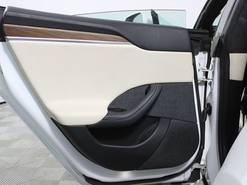 Used 2021 Tesla Model S Plaid image 26