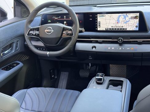 New 2025 Nissan Ariya Platinum image 32