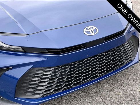 Used 2025 Toyota Camry SE image 31