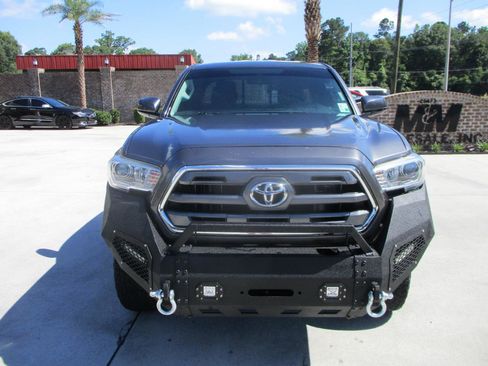Used 2017 Toyota Tacoma SR5 AWD/4WD image 27