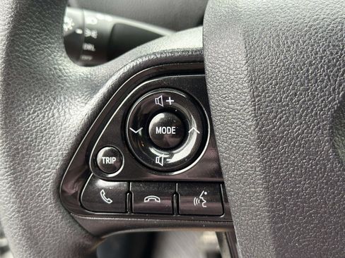 Used 2022 Toyota Prius LE image 14