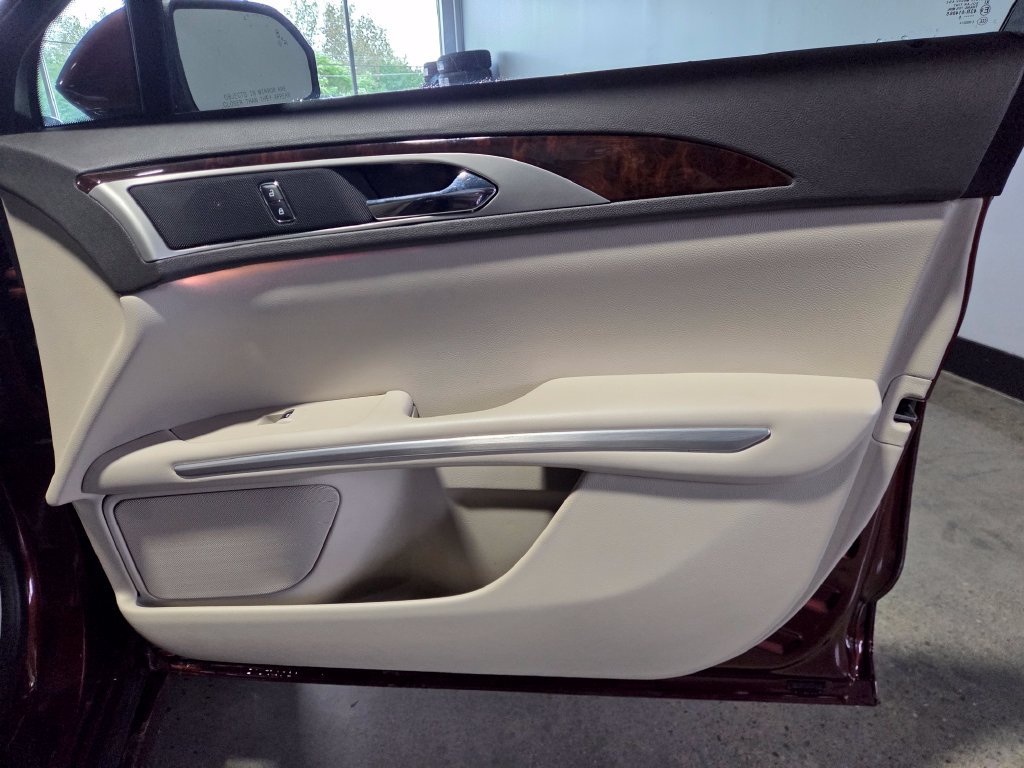 Used 2016 Lincoln MKZ w/ Equipment Group 300A Reserve FWD image 17