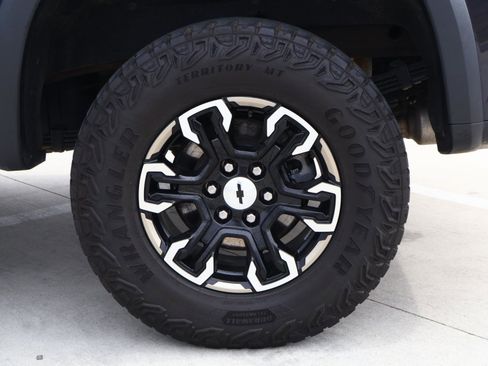 Used 2022 Chevrolet Silverado 1500 ZR2 w/ Technology Package image 10