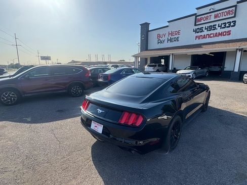 Used 2016 Ford Mustang Coupe RWD image 6