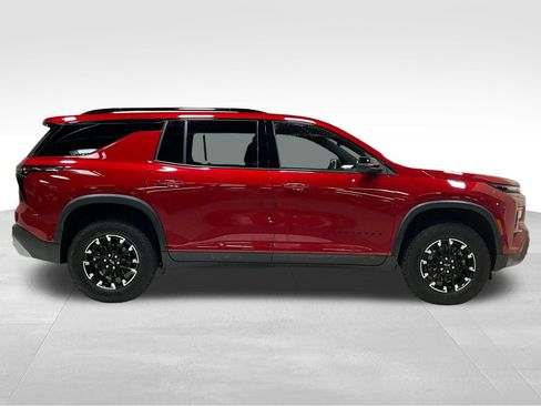 Used 2025 Chevrolet Traverse Z71 w/ Enhanced Driving Package AWD/4WD image 3