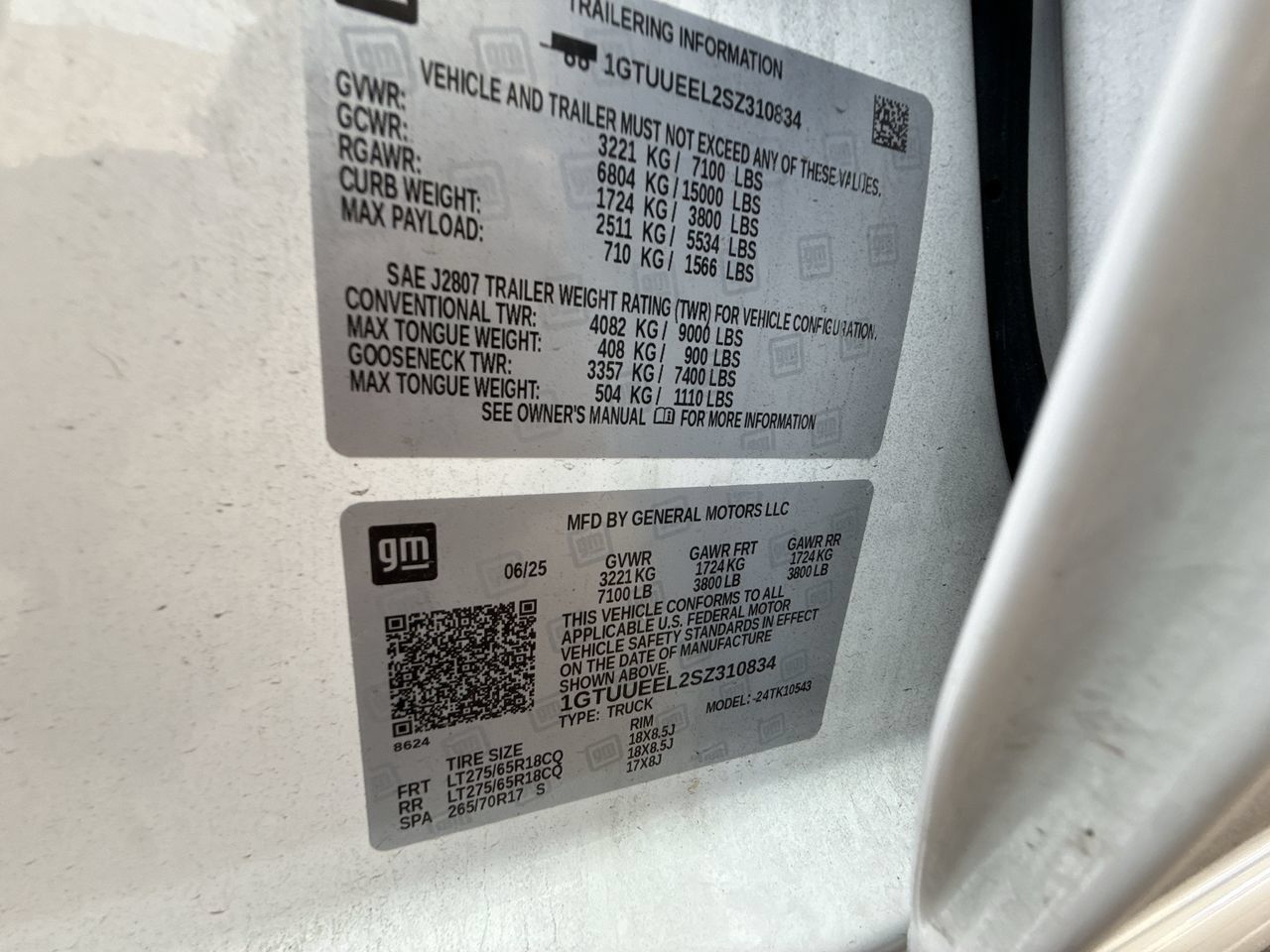 Used 2025 GMC Sierra 1500 AT4 AWD/4WD image 34