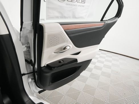 New 2025 Lexus ES 350 w/ Premium Package image 15