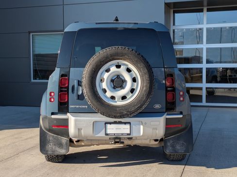 Used 2022 Land Rover Defender 110 image 9