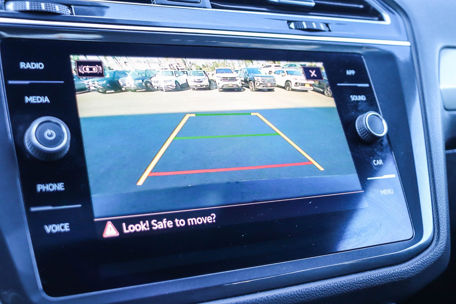 Used 2022 Volkswagen Tiguan SE R-Line FWD image 26