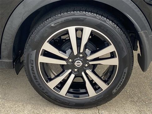 Used 2020 Nissan Kicks SV image 32