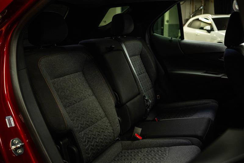 Used 2023 Chevrolet Equinox LT w/ Driver Convenience Package FWD image 12