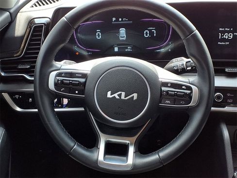 Used 2025 Kia Sportage EX image 18
