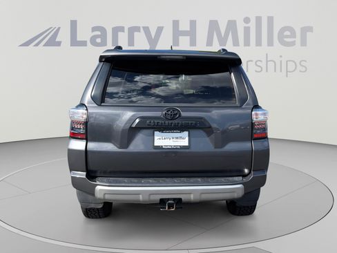 Used 2020 Toyota 4Runner TRD Off-Road Premium AWD/4WD image 4