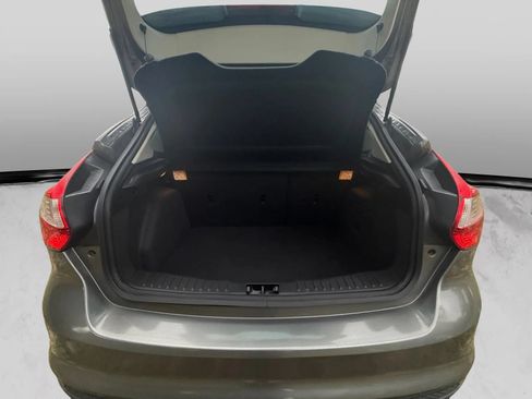 Used 2014 Ford Focus SE w/ SE Sport Package FWD image 19